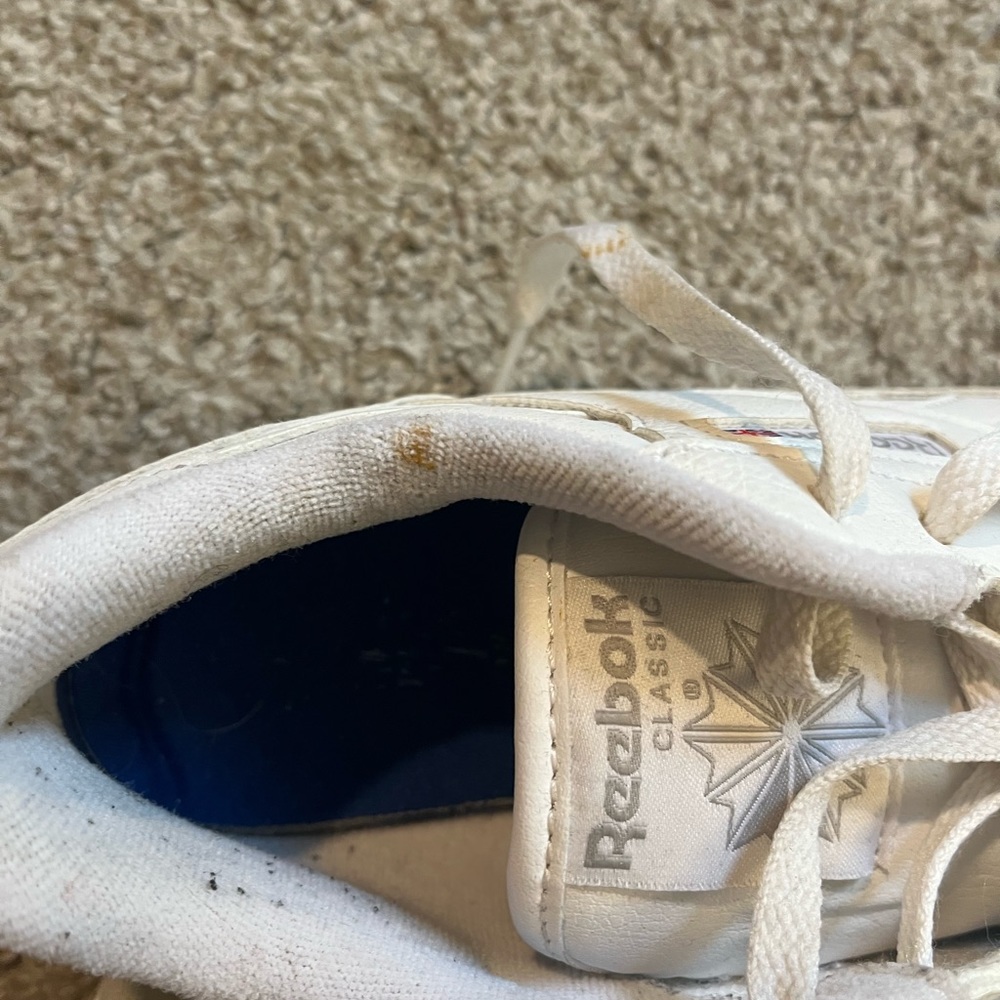 Reebok Classic - Picture 3 of 4